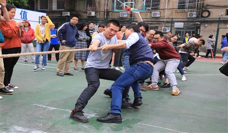 冶建青年有力量！公司團(tuán)委舉辦“五四”拔河比賽