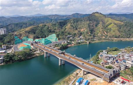 【奮戰(zhàn)四季度·決勝全年穩(wěn)】三江宜陽大橋通車！