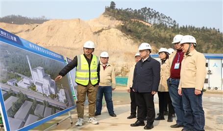 覃振華到冶建桂華分公司承建項目開展安全生產(chǎn)質量大檢查