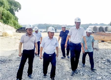 唐峰、何勇到桂東分公司項(xiàng)目開展2023年第二季度安全生產(chǎn)質(zhì)量綜合大檢查暨“圍墻內(nèi)圍墻外”和“以包代管”專項(xiàng)檢查