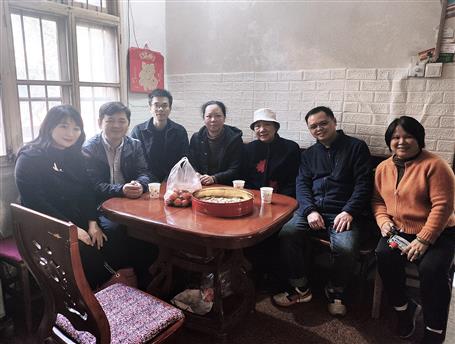 九三學(xué)社柳州市委領(lǐng)導(dǎo)到冶建公司走訪(fǎng)慰問(wèn)老社員